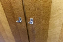 Armoire Française pieds compas 3 portes 1 miroir 27*130 et 1 t