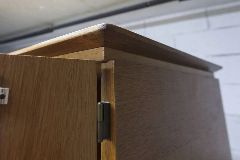 Armoire Française pieds compas 3 portes 1 miroir 27*130 et 1 t
