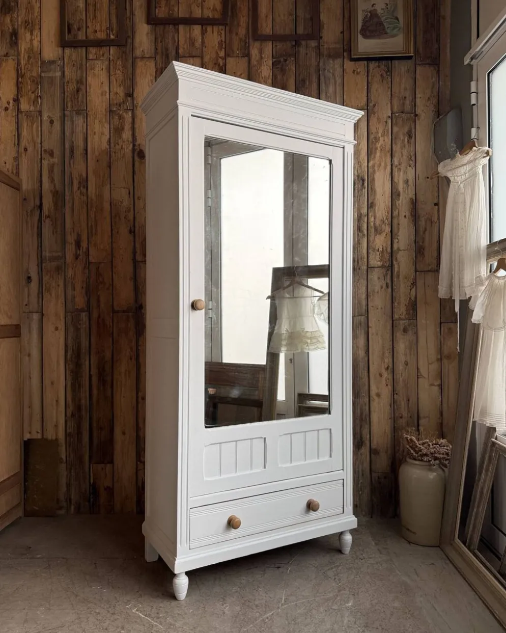 Armoire à glace ancienne blanche (rénovée)