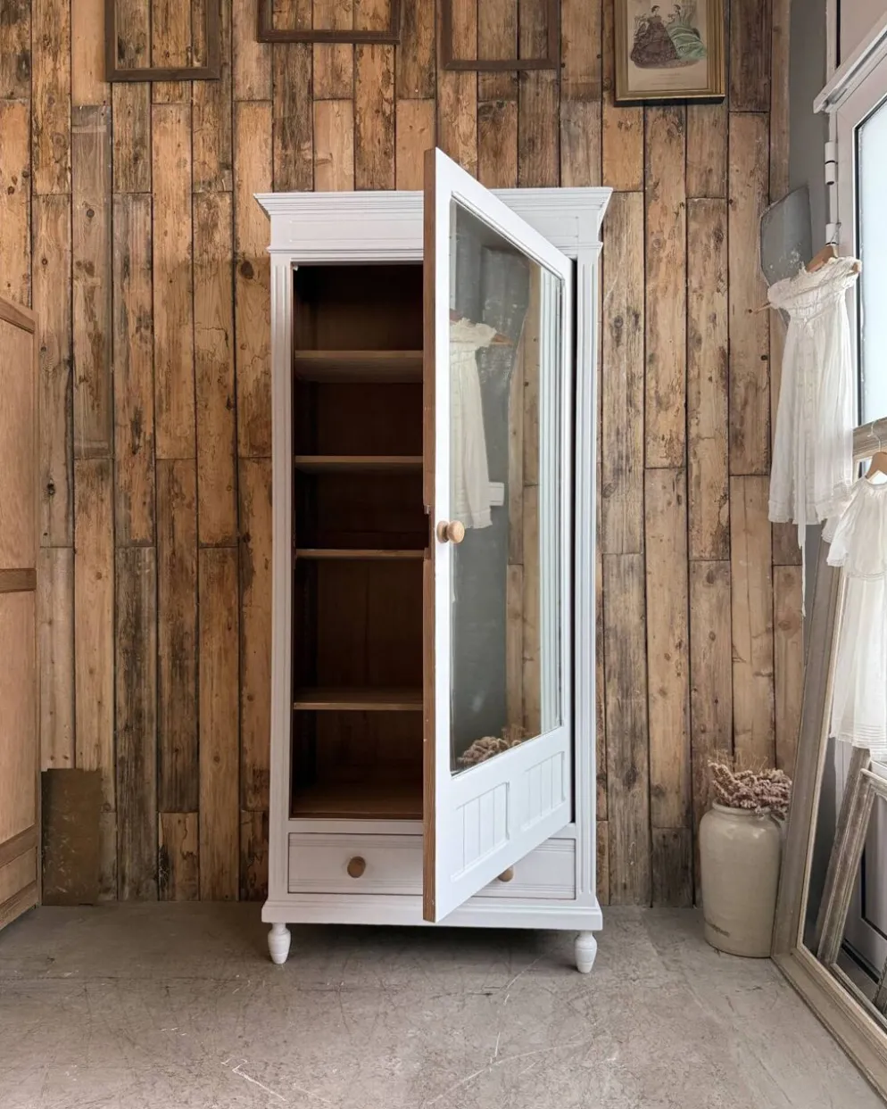 Armoire à glace ancienne blanche (rénovée)