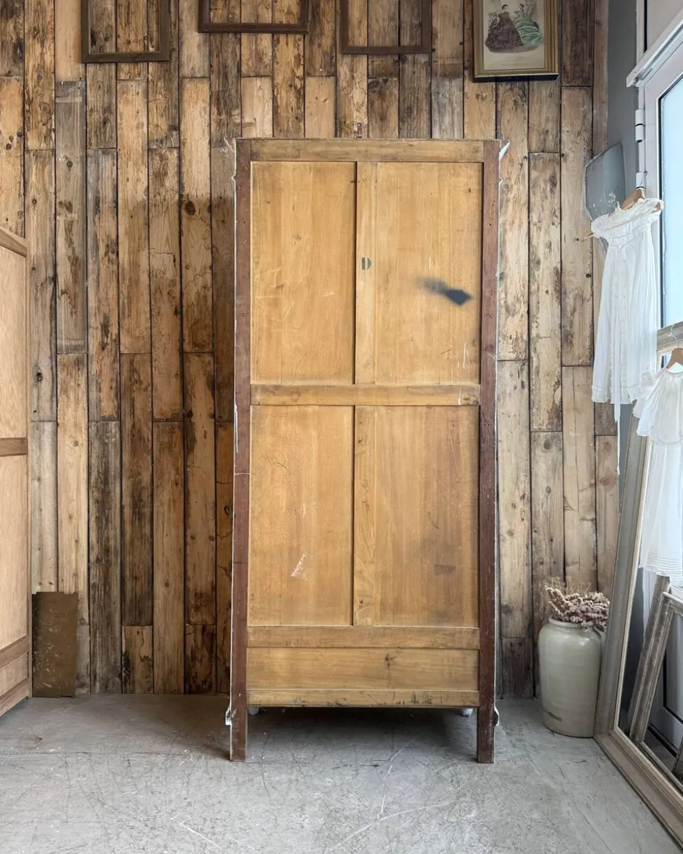 Armoire à glace ancienne blanche (rénovée)
