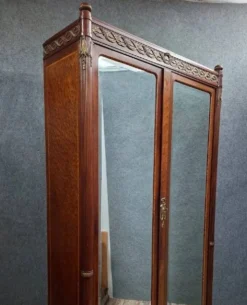 Armoire à glace de style Louis XVI – Acajou et bronzes dorés – XIXe siècle