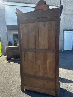 Armoire à glace Napoléon III en placage de loupe
