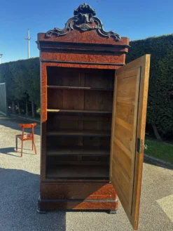 Armoire à glace Napoléon III en placage de loupe