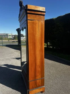 Armoire à glace Napoléon III en placage de loupe