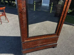 Armoire à glace Napoléon III en placage de loupe