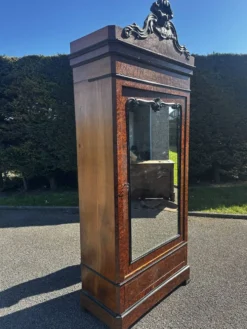 Armoire à glace Napoléon III en placage de loupe