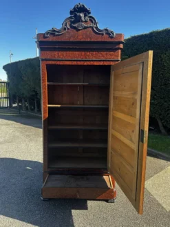 Armoire à glace Napoléon III en placage de loupe