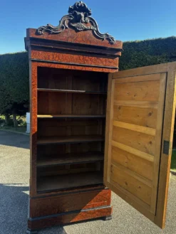 Armoire à glace Napoléon III en placage de loupe