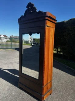 Armoire à glace Napoléon III en placage de loupe