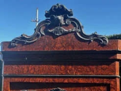 Armoire à glace Napoléon III en placage de loupe