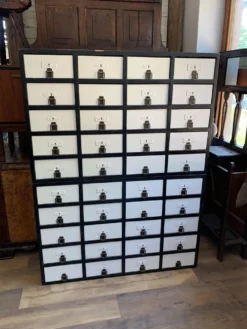 Armoire industrielle vintage, années 1950