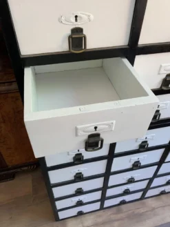 Armoire industrielle vintage, années 1950