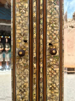 Armoire Levantine en Nacre — Signée Ahmed Jamil Sarsar, Datée 1890