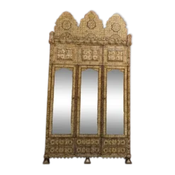 Armoire Levantine en Nacre — Signée Ahmed Jamil Sarsar, Datée 1890