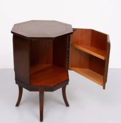 Armoire à liqueur en forme d'octangle des années 1950 en Angleterre