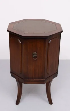 Armoire à liqueur en forme d'octangle des années 1950 en Angleterre