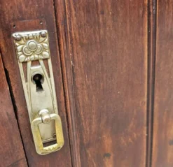 Armoire à liqueurs des années 1930