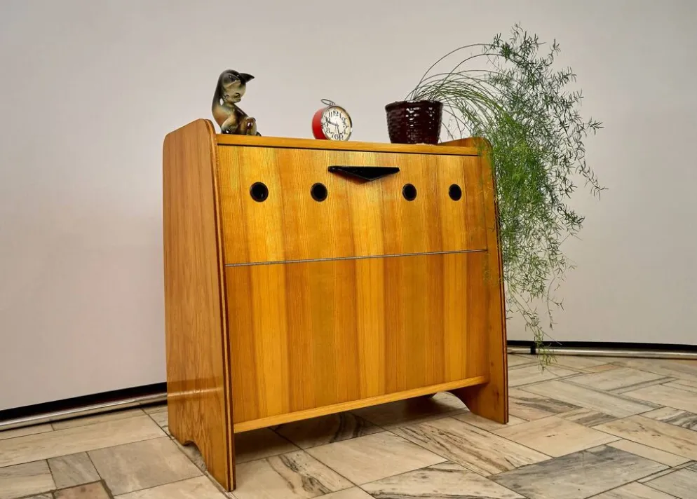 Armoire à literie du milieu du siècle, années 1960, Tchécoslovaquie