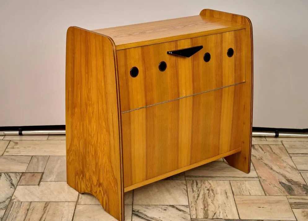 Armoire à literie du milieu du siècle, années 1960, Tchécoslovaquie