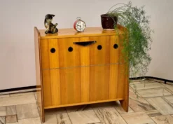 Armoire à literie du milieu du siècle, années 1960, Tchécoslovaquie