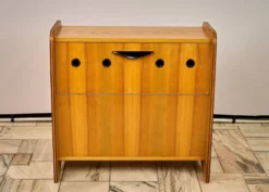 Armoire à literie du milieu du siècle, années 1960, Tchécoslovaquie