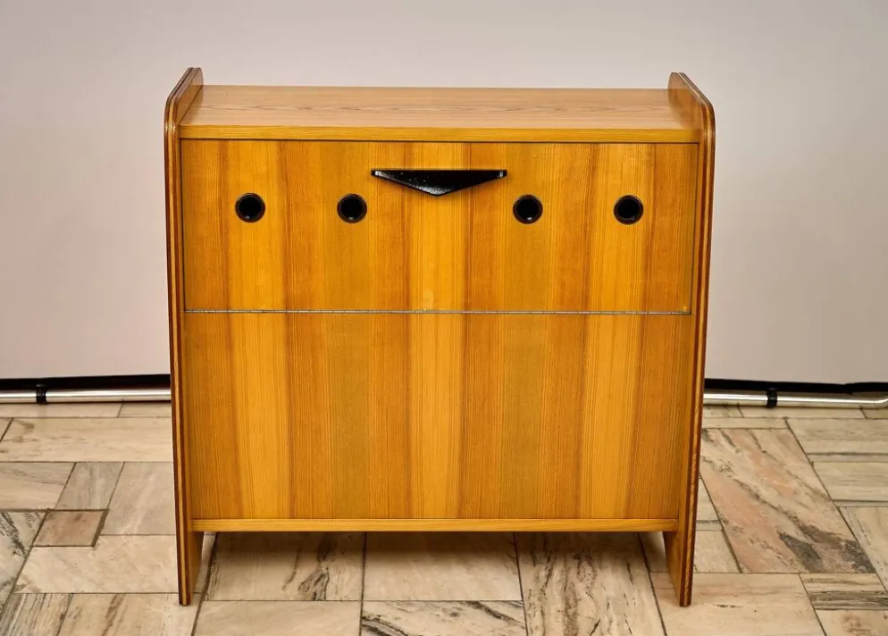 Armoire à literie du milieu du siècle, années 1960, Tchécoslovaquie
