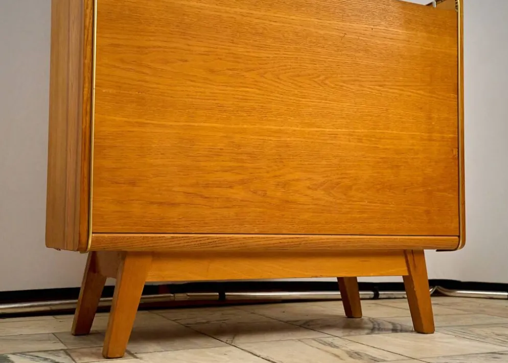Armoire à literie vintage Jitona Tchécoslovaquie