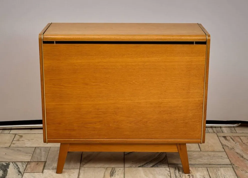 Armoire à literie vintage Jitona Tchécoslovaquie