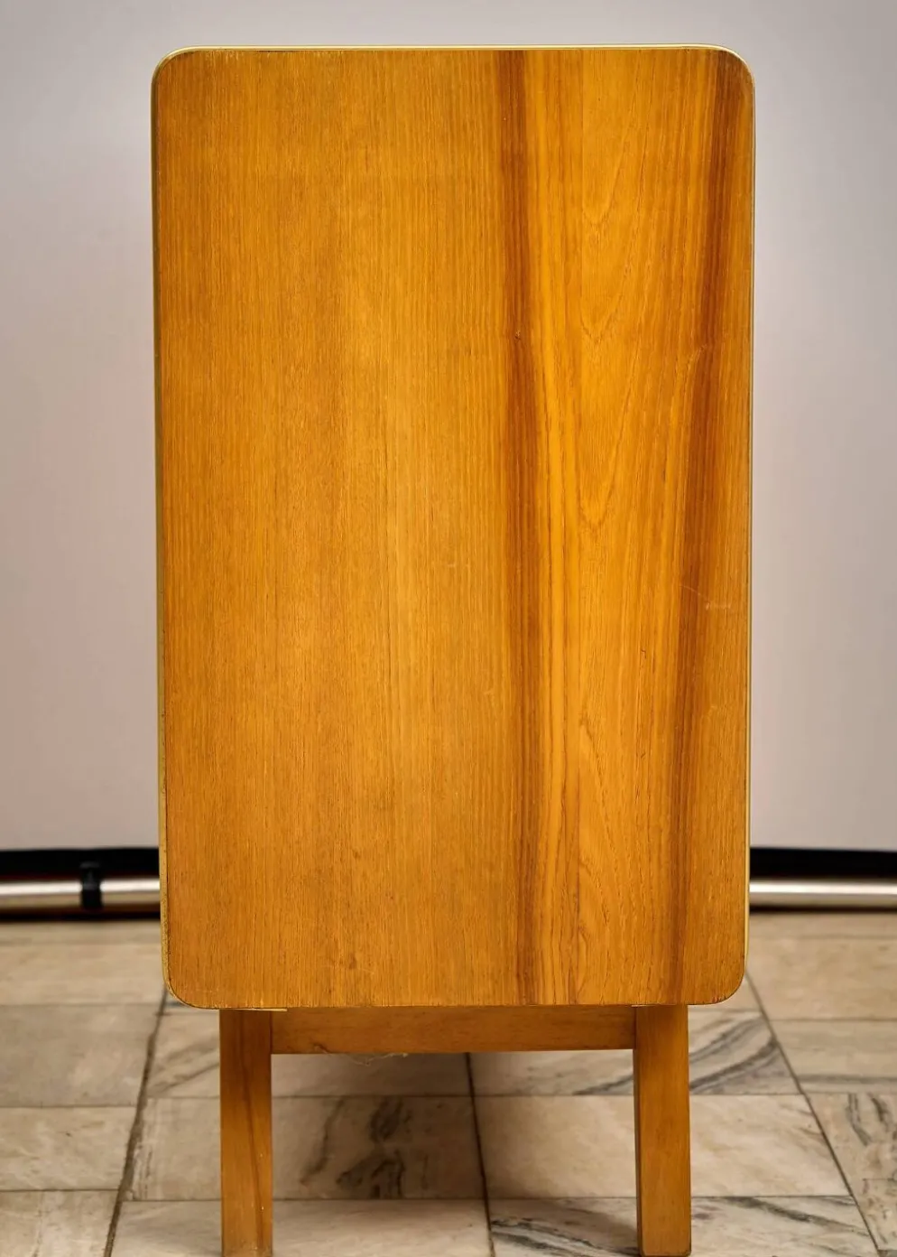 Armoire à literie vintage Jitona Tchécoslovaquie