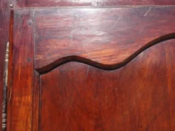 Armoire Louis Philippe en noyer massif