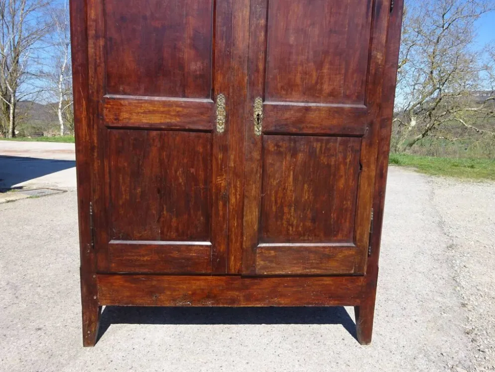 Armoire Louis Philippe en noyer massif