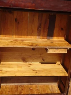 Armoire Louis Philippe en noyer massif