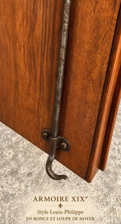 Armoire Louis-Philippe en ronce et loupe de noyer