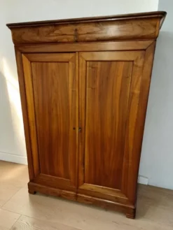 Armoire Louis philippe entièrement démontable