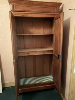 Armoire Louis-Philippe / Napoléon III en noyer