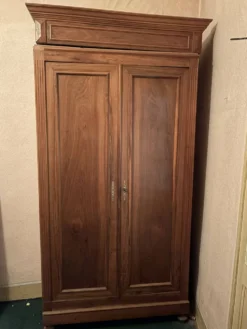 Armoire Louis-Philippe / Napoléon III en noyer