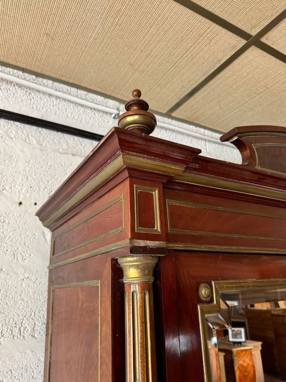 Armoire Louis XVI en acajou