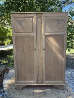 Armoire massif art déco