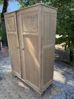 Armoire massif art déco