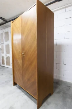 Armoire 1950 Mid-Century Modern en chêne 2 portes, 2 tiroirs
