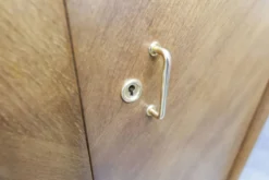 Armoire 1950 Mid-Century Modern en chêne 2 portes, 2 tiroirs