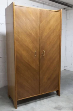Armoire 1950 Mid-Century Modern en chêne 2 portes, 2 tiroirs