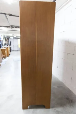 Armoire 1950 Mid-Century Modern en chêne 2 portes, 2 tiroirs
