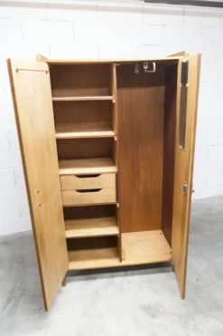 Armoire 1950 Mid-Century Modern en chêne 2 portes, 2 tiroirs
