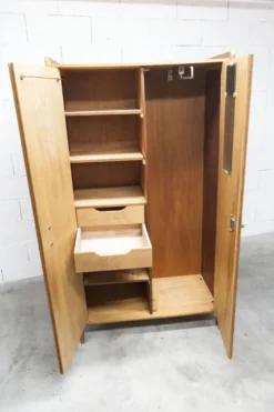 Armoire 1950 Mid-Century Modern en chêne 2 portes, 2 tiroirs