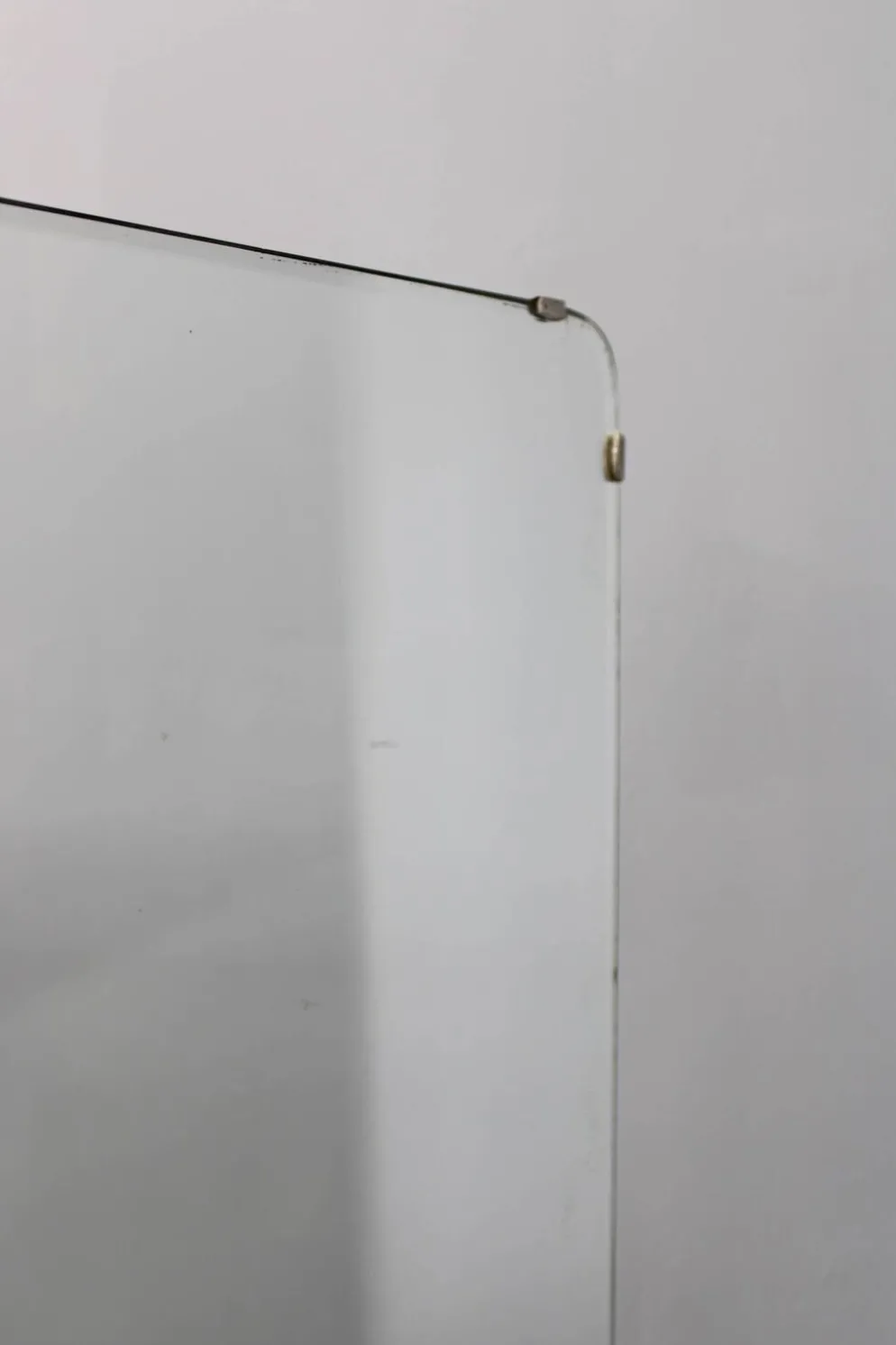 Armoire à miroir Art déco italienne des années 1940 en finition noyer