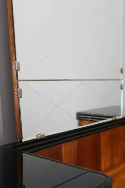 Armoire à miroir Art déco italienne des années 1940 en finition noyer