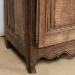 Armoire ou penderie française antique Louis XV rustique