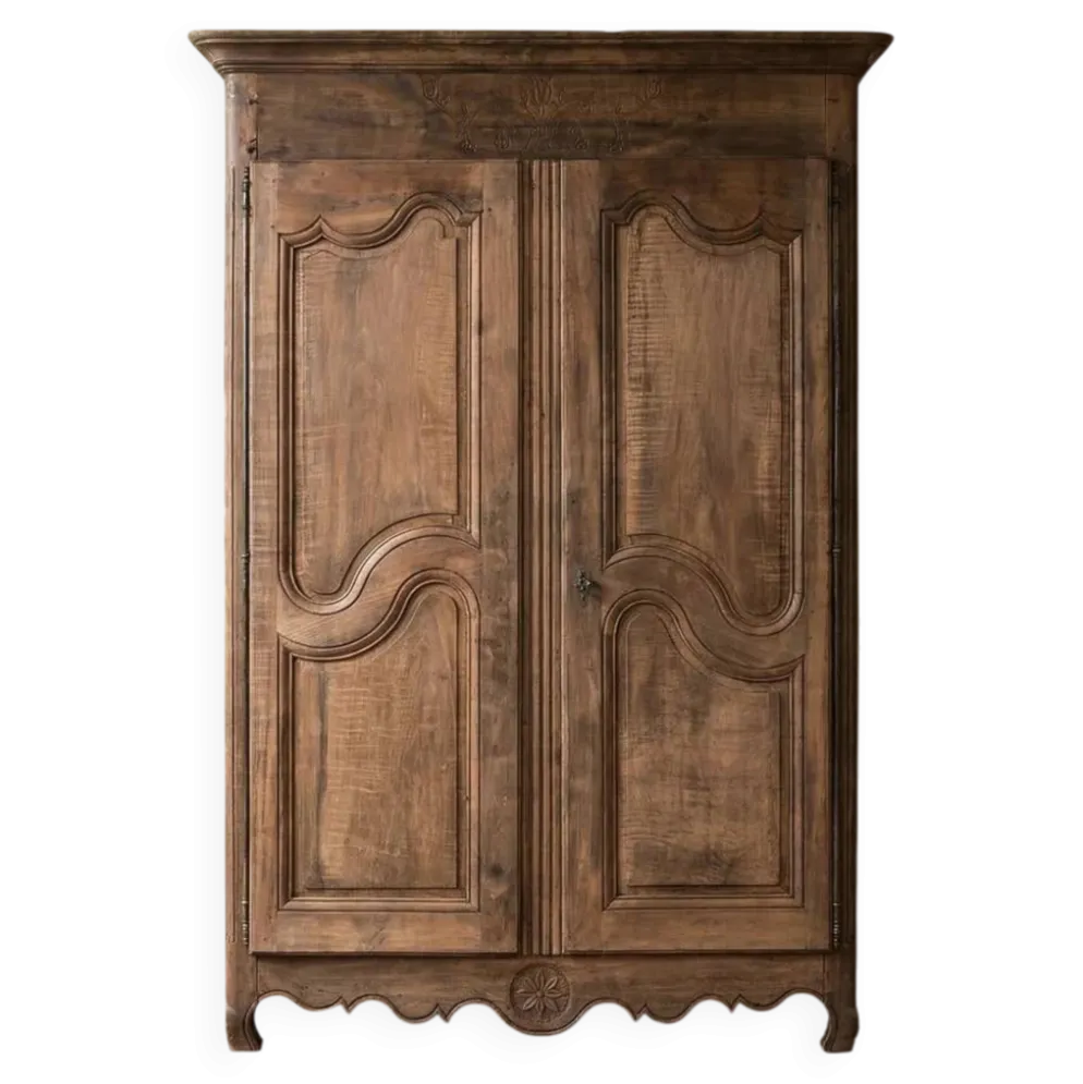 Armoire ou penderie française antique Louis XV rustique